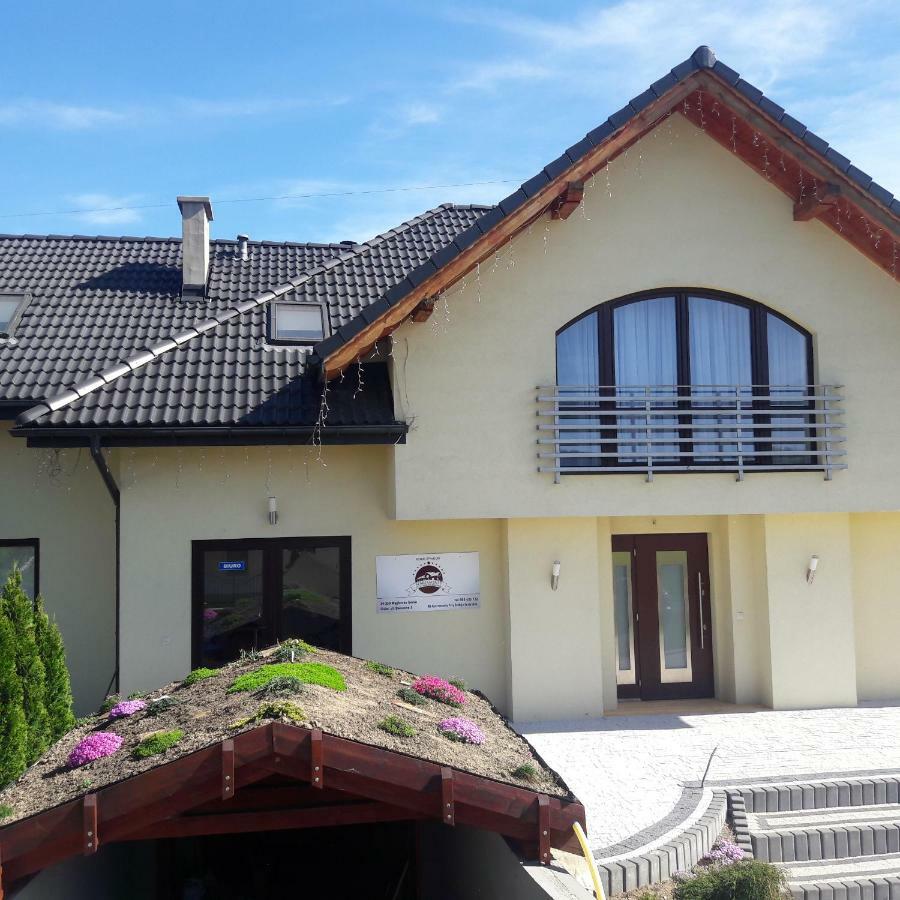 Apartamenty Przy Trakcie Cesarskim Wegierska Gorka Exterior foto